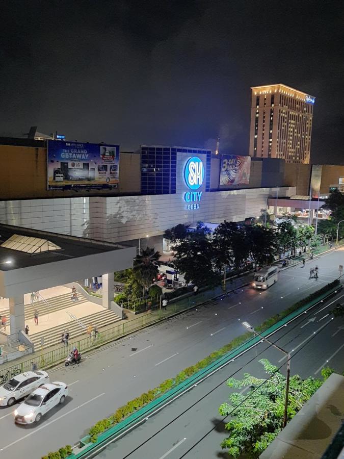 1809 Sunvida Tower Condo Across Sm City Cebu Esterno foto