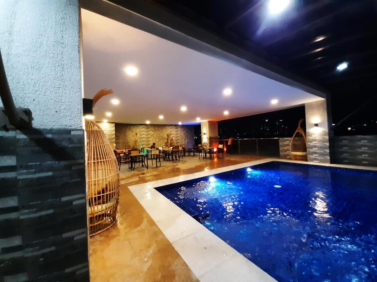 1809 Sunvida Tower Condo Across Sm City Cebu Esterno foto
